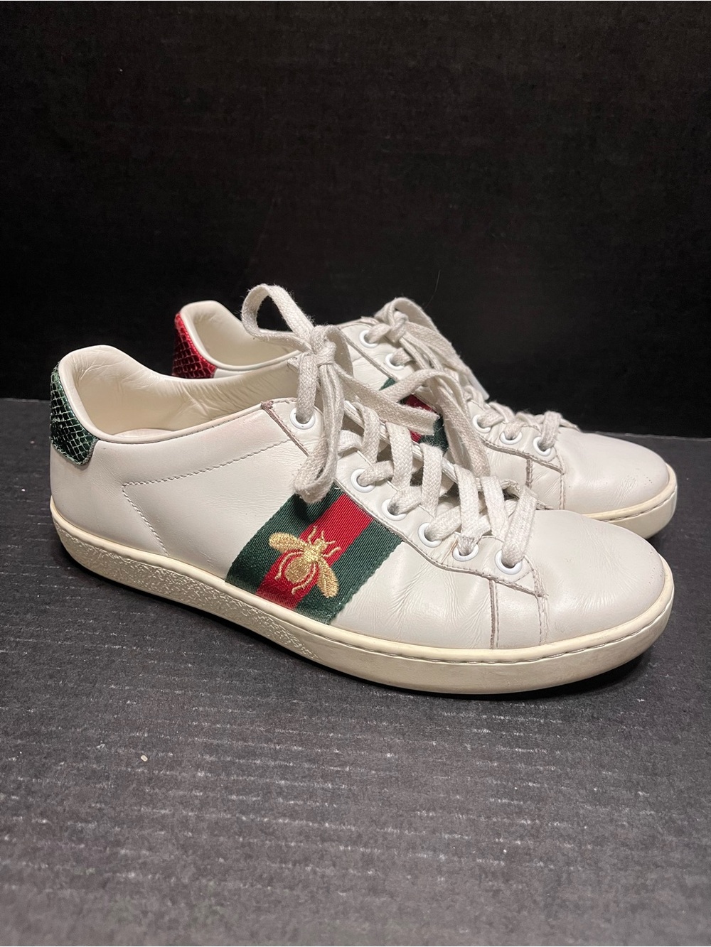 Gucci Ace Embroidered Bee Sneaker White & Green size 36 EUC